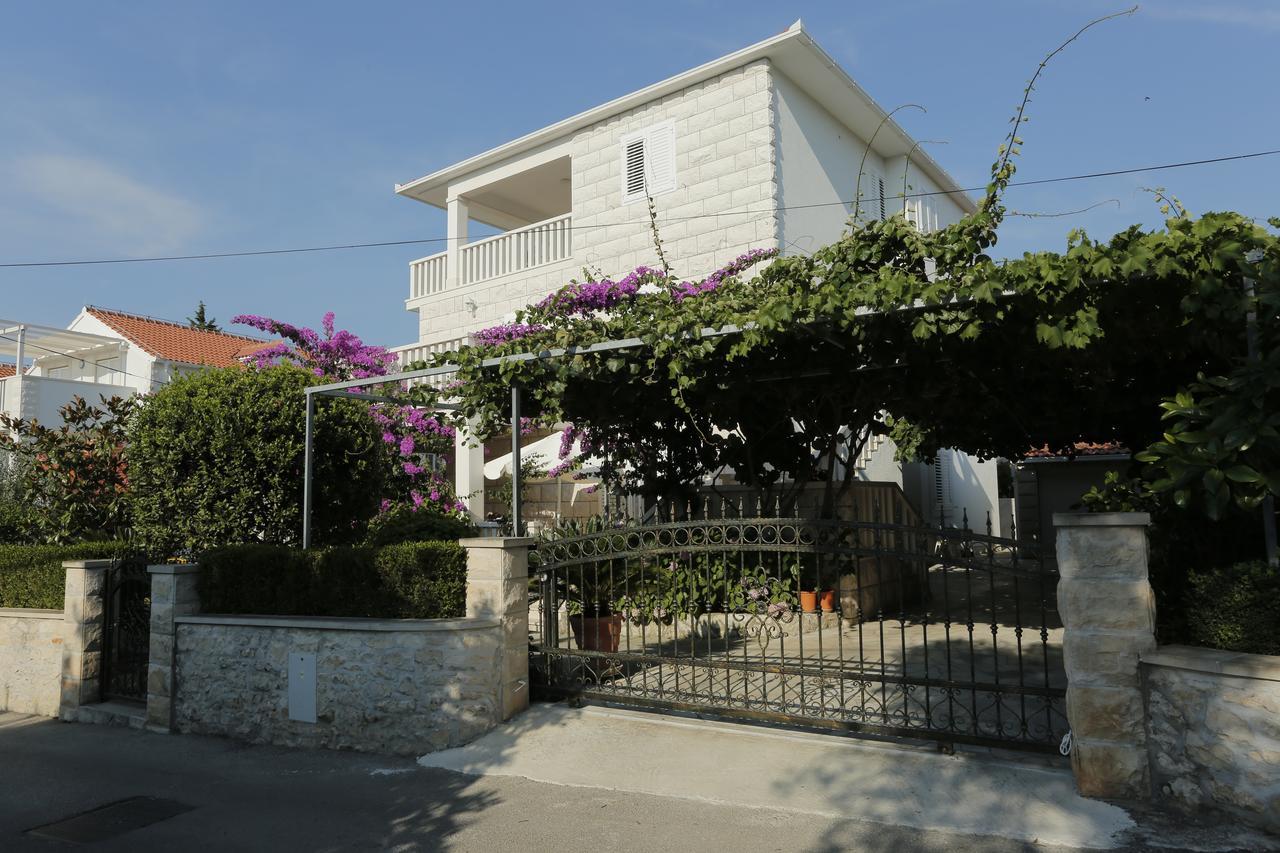 Apartments Marino Supetar Εξωτερικό φωτογραφία