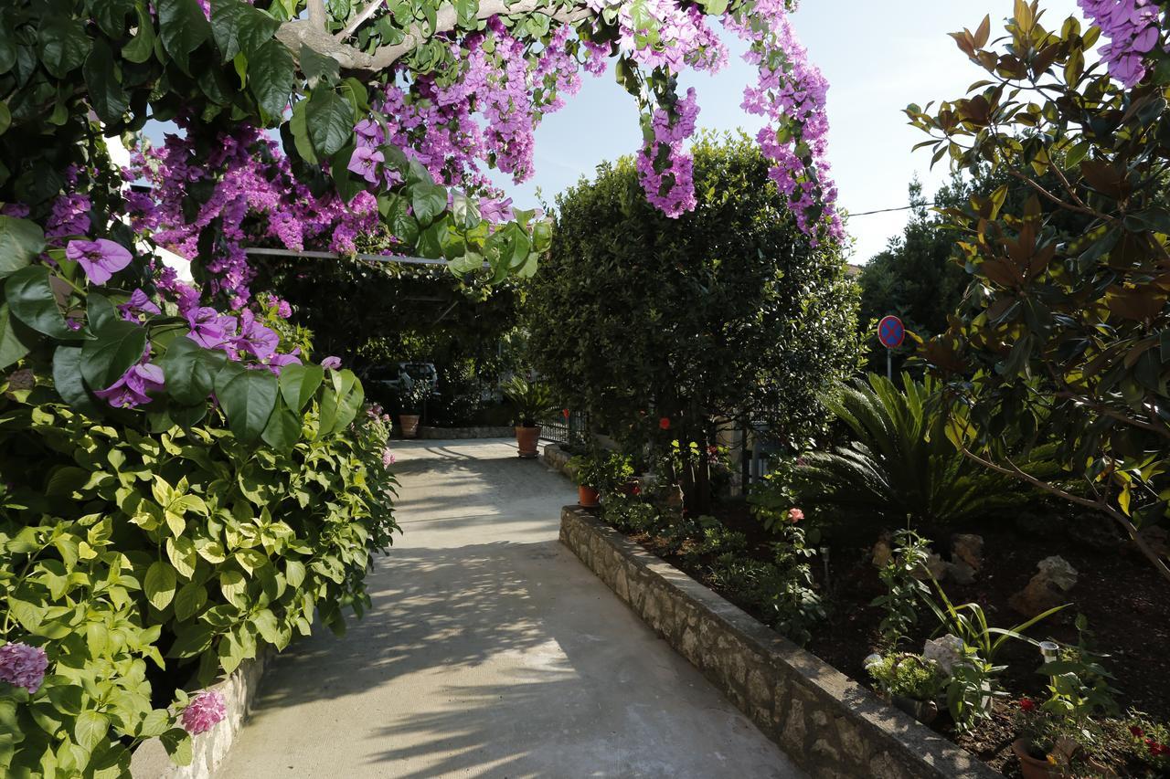 Apartments Marino Supetar Εξωτερικό φωτογραφία