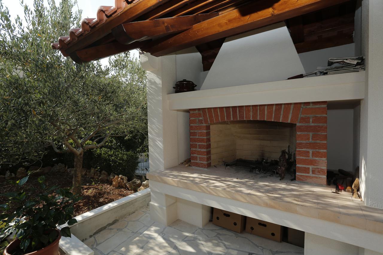 Apartments Marino Supetar Εξωτερικό φωτογραφία