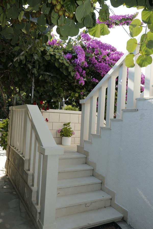 Apartments Marino Supetar Εξωτερικό φωτογραφία