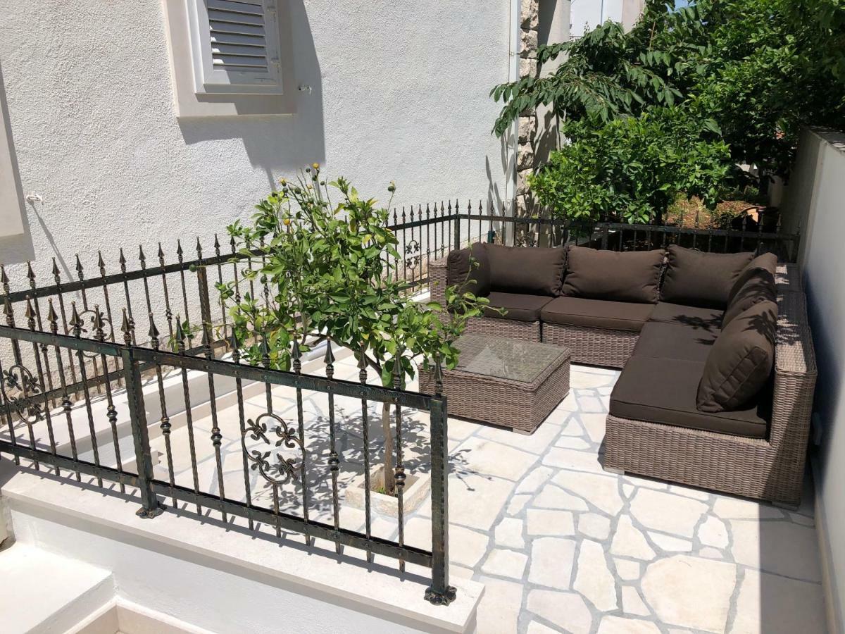 Apartments Marino Supetar Εξωτερικό φωτογραφία